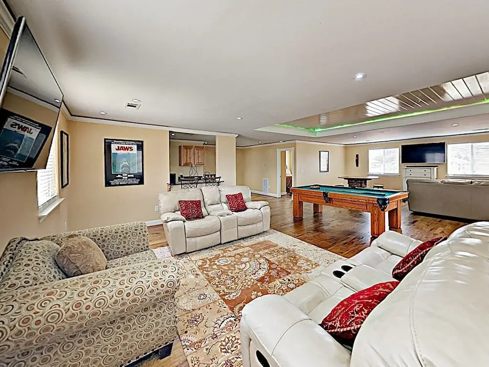 New Listing! 2-unit Lake W/ Boat Launch 6 Bedroom Home