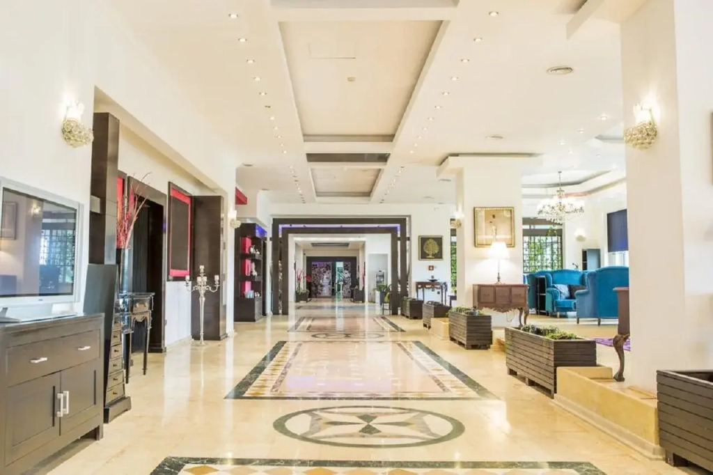 Phoenicia Express Hotel