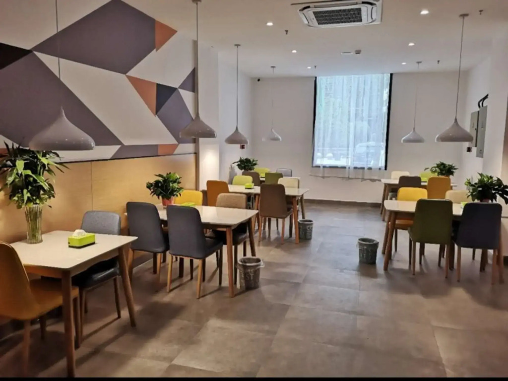 Vatica Hotel Huainan Erzhong Xihu Chuntian