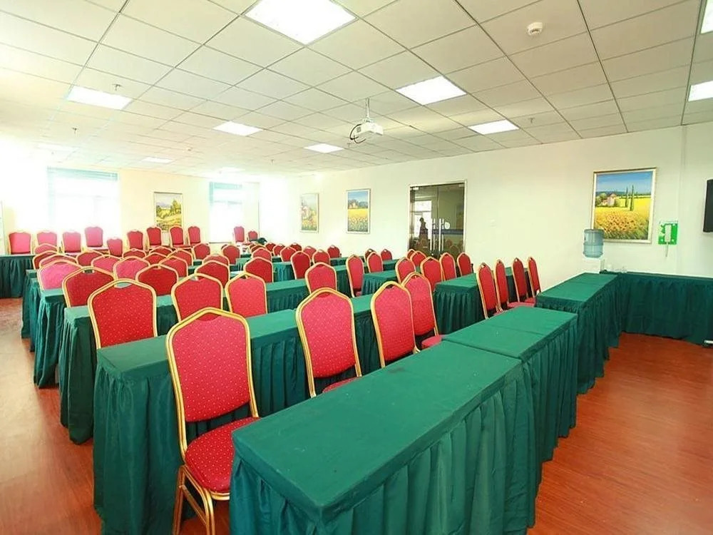 Hanting Express Shenyang Zhanxi