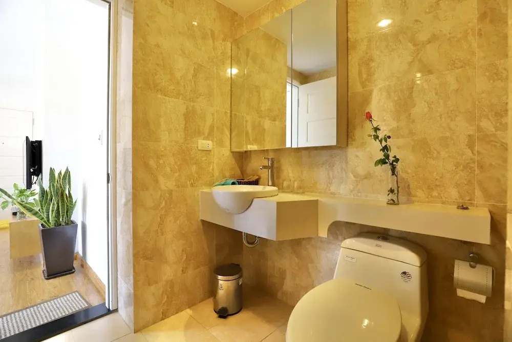 Stay Pham Huy Thong Hotel
