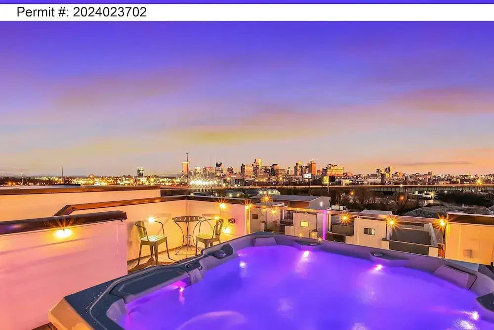 Luxury Stay With Rooftop Views in Prime Location