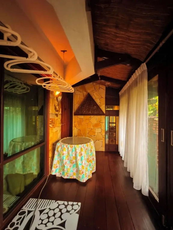 Serene Palm Heritage Tropical Villa