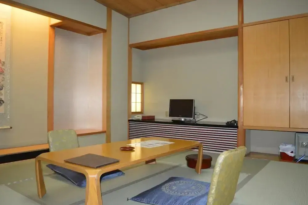 Enakyo Grand Hotel