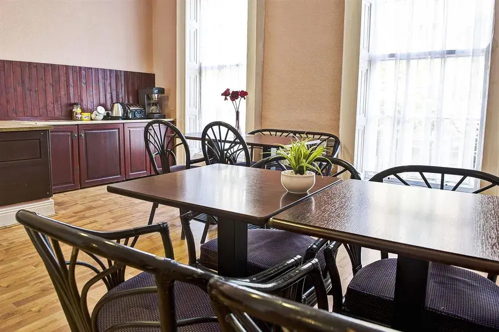 Bridge House Hotel