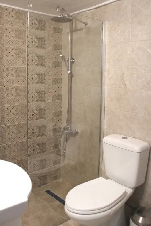 Relax in Elliniko Hidden Gem-vintage Bungalow With Garden and Hot Tub in an Iglo