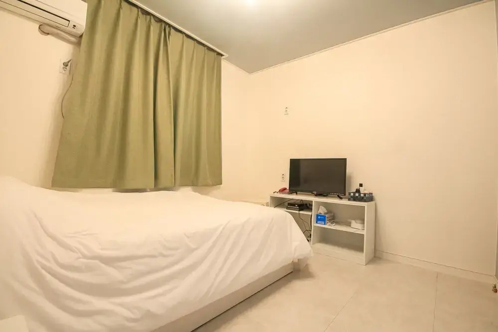 Yeosu Party Motel and Guest House