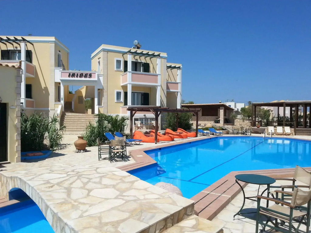 Irides Luxury Studios & Apartments