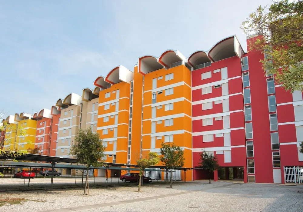 Apartment near Lungomare Trieste for 7