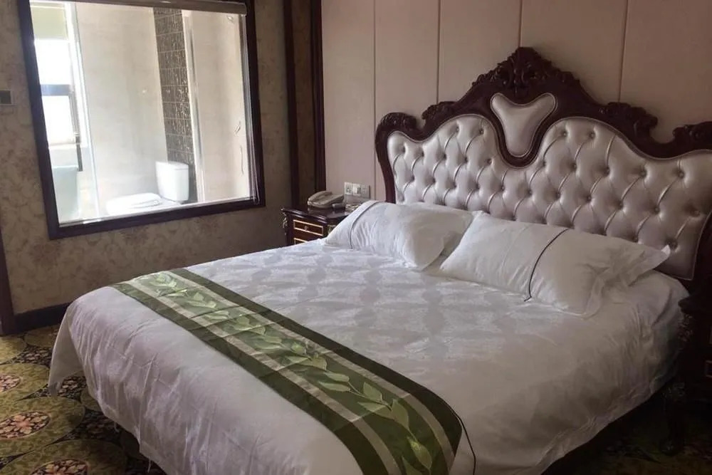 Shanghai Happy Hotel