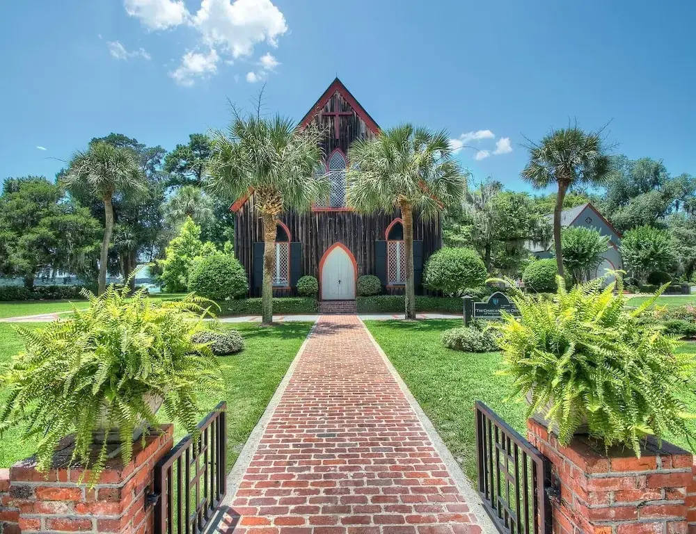 Coastal Quarters in Bluffton - Dog Friendly! Bluffton Park Lowcountry Charmer