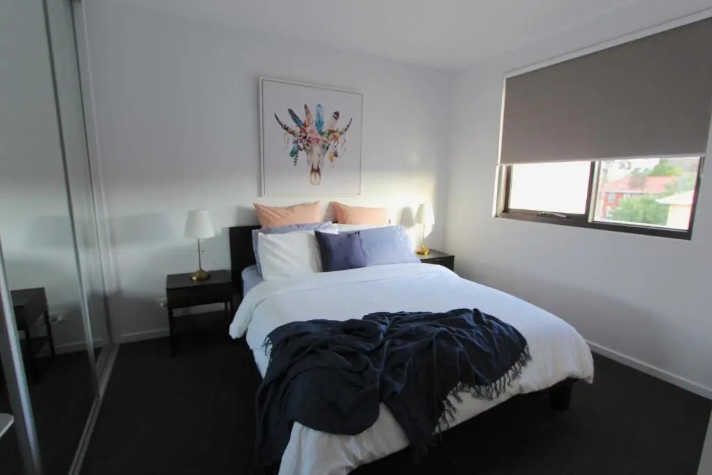StayCentral-Heidelberg Heights Penthouse