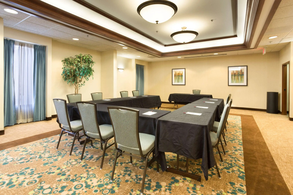 Drury Inn & Suites Birmingham Lakeshore Drive