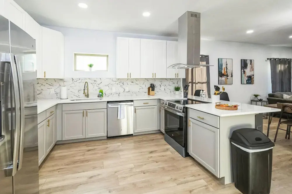 Stylish 4BR Home Family-friendly Near Downtown