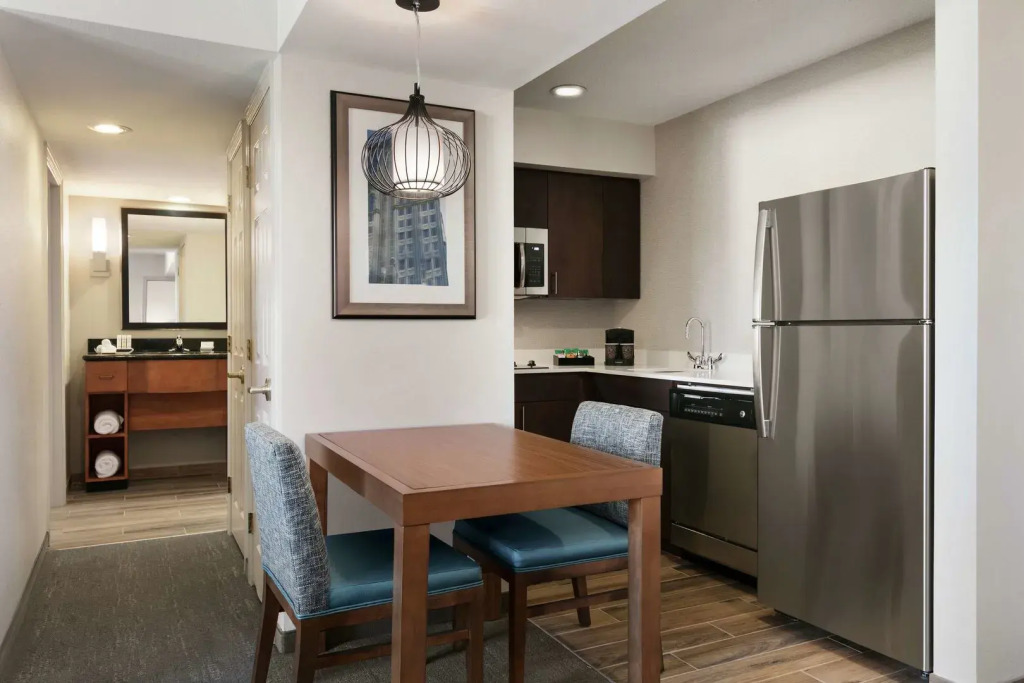 Homewood Suites by Hilton Kansas City Airport