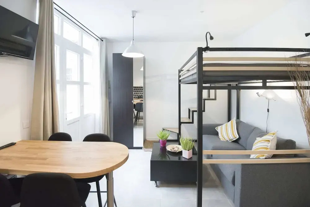 Charming Apartment Near Montmartre