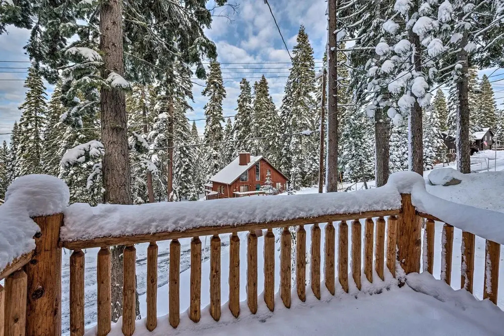 Tahoe Donner Mountain Cabin: Surrounded by Forest!