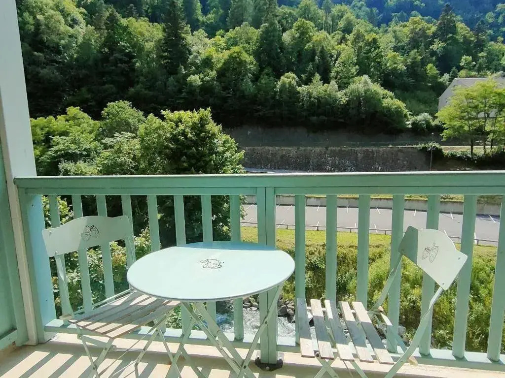 Appartement Cauterets, 3 pièces, 6 personnes - FR-1-234-250