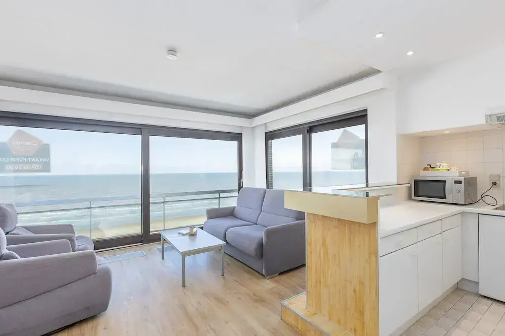 Attractive studio with a sea-view
