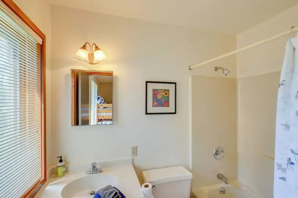 Catskills Townhome ~ 2 Mi to Windham Mountain Club