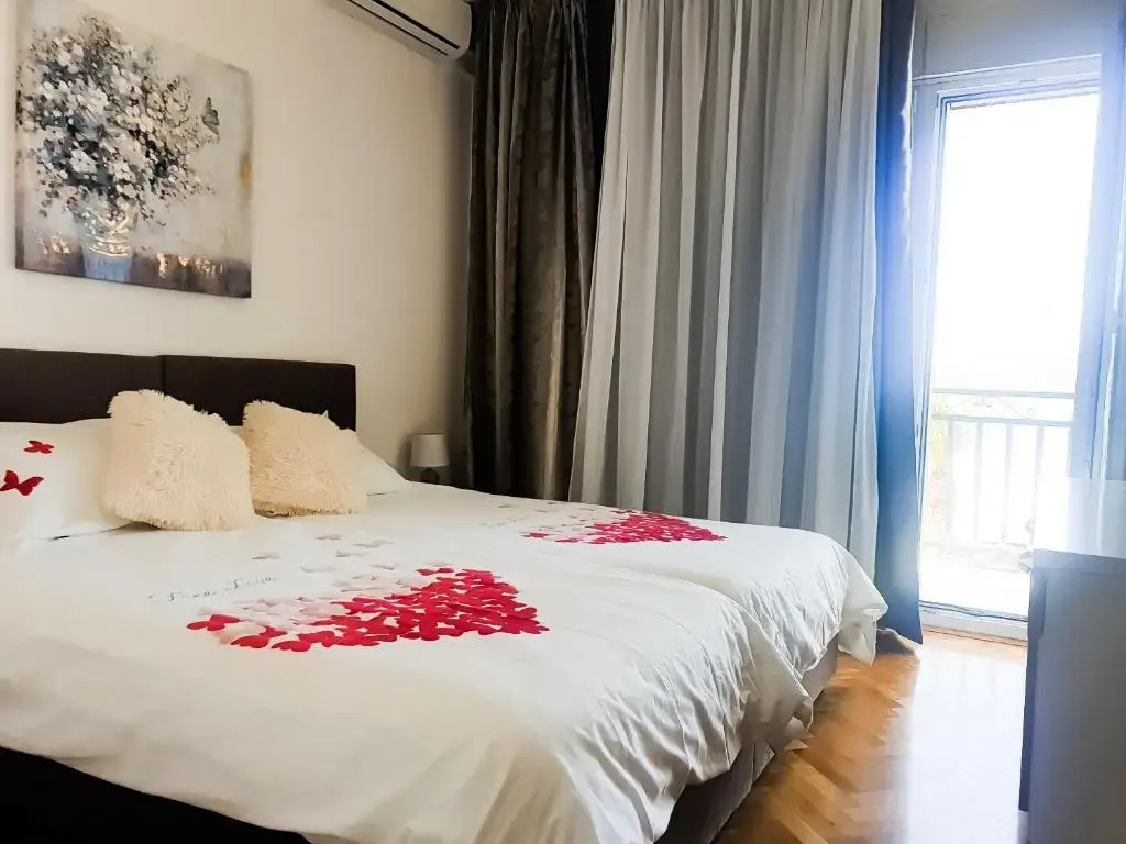 Villa Okruk-10 meters away from the beach
