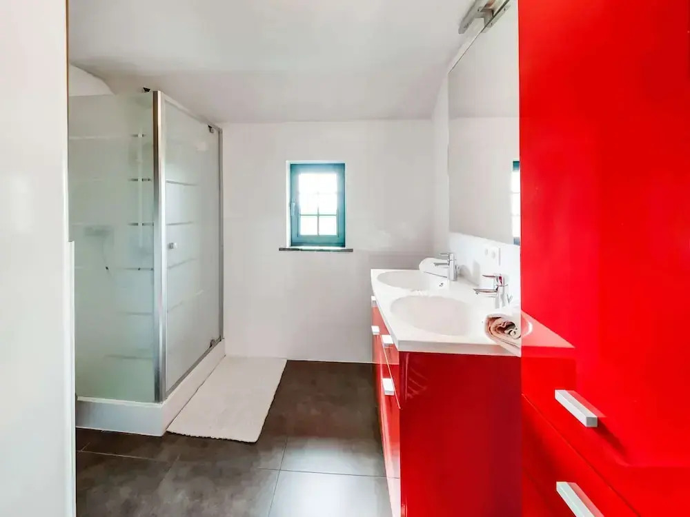 Green Hillside Apartment-petit Wilogne