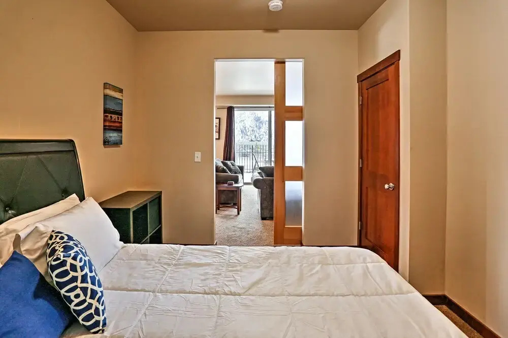 Marvelous Manson Condo, Steps to Lake Chelan Beach