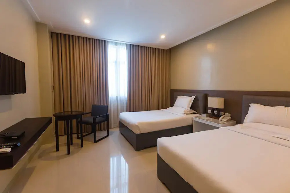 Iloilo Gateway Hotel and Suites
