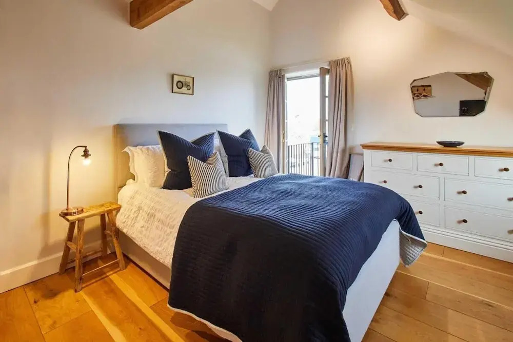 Host Stay Coed Barn