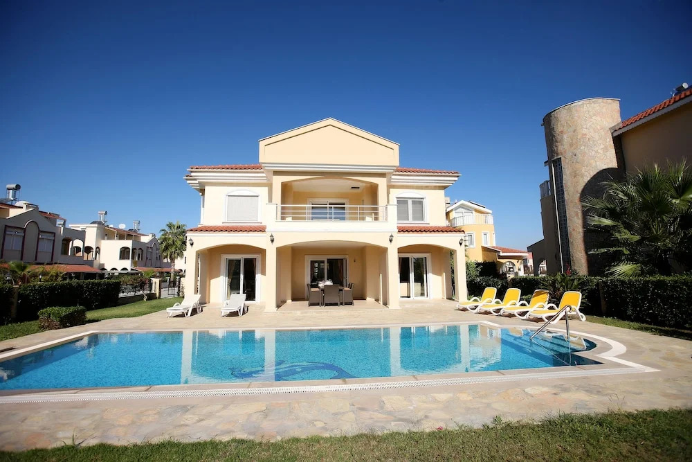 Palm Lane Villa
