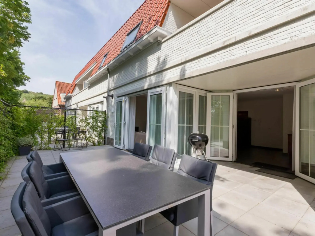 Spacious Apartment in Koudekerke With Terrace