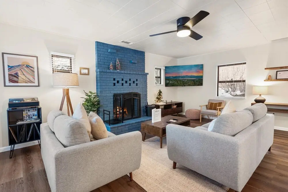 Badger Den - Located In The Heart Of The Village. Modern Aesthetics Meet Mountain Charm! 3 Bedroom Home