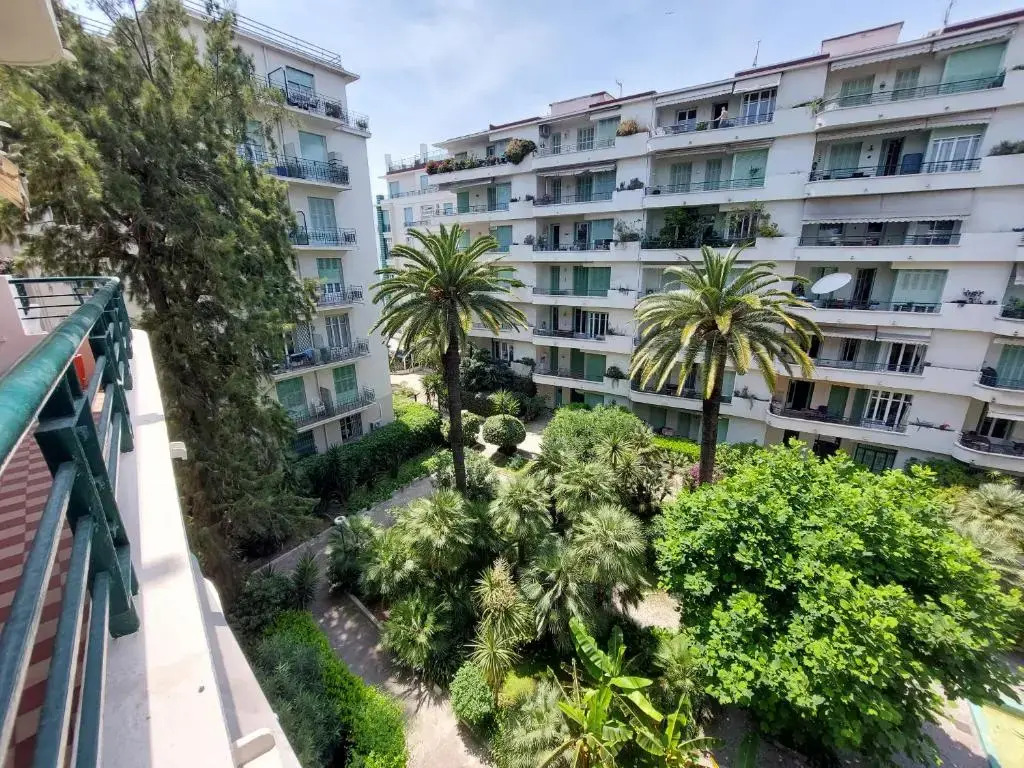 BH - CAPITOL - Central 2 Bedrooms 5 Peoples