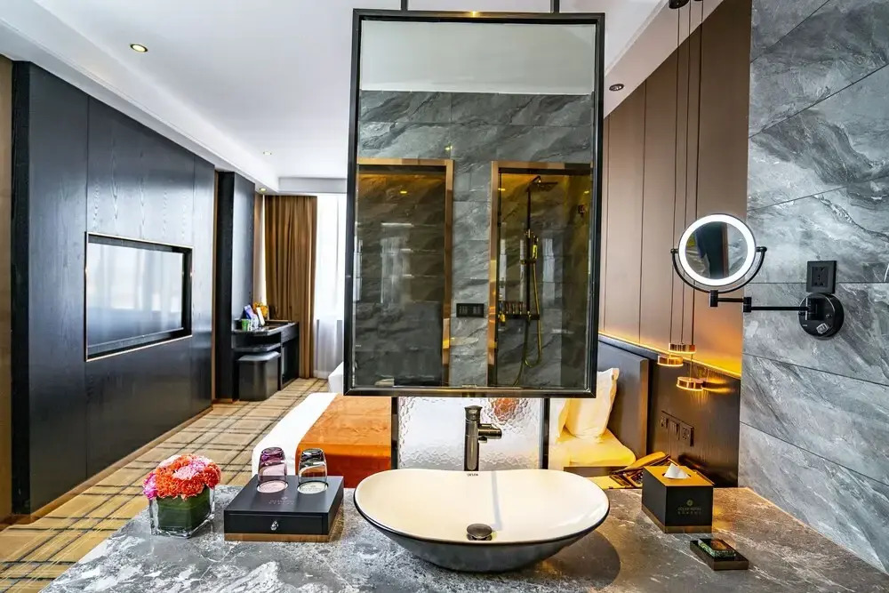 OCEAN HOTEL