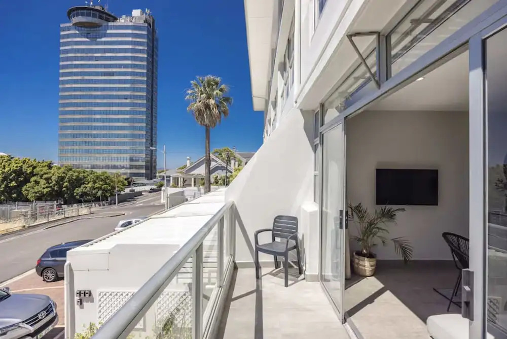 Seaview Bliss a Sunny Apartment and Pool