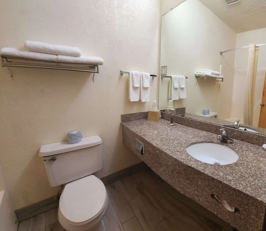 Americas Best Value Inn & Suites-Foley - Fully Renovated