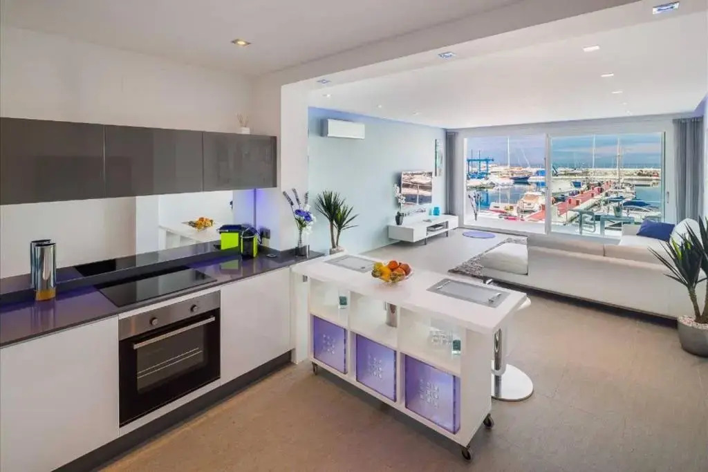 Modern Frontline Puerto Banus Apartment M2