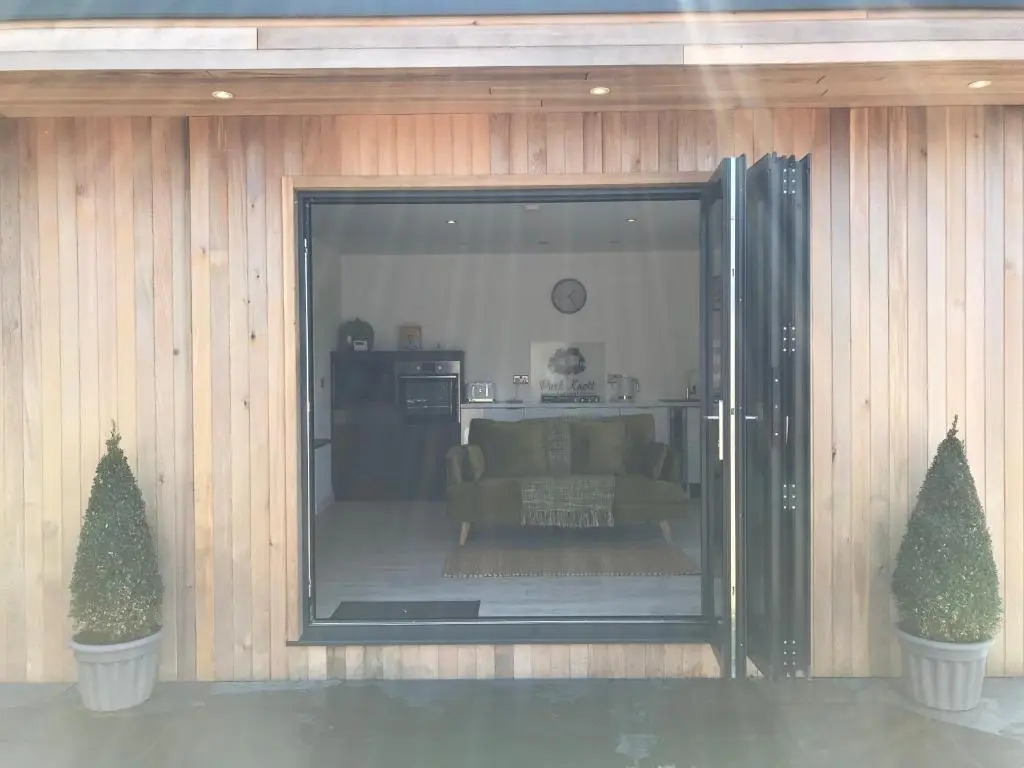 Parkknott Retreat Luxury Lodge with Private Hot Tub
