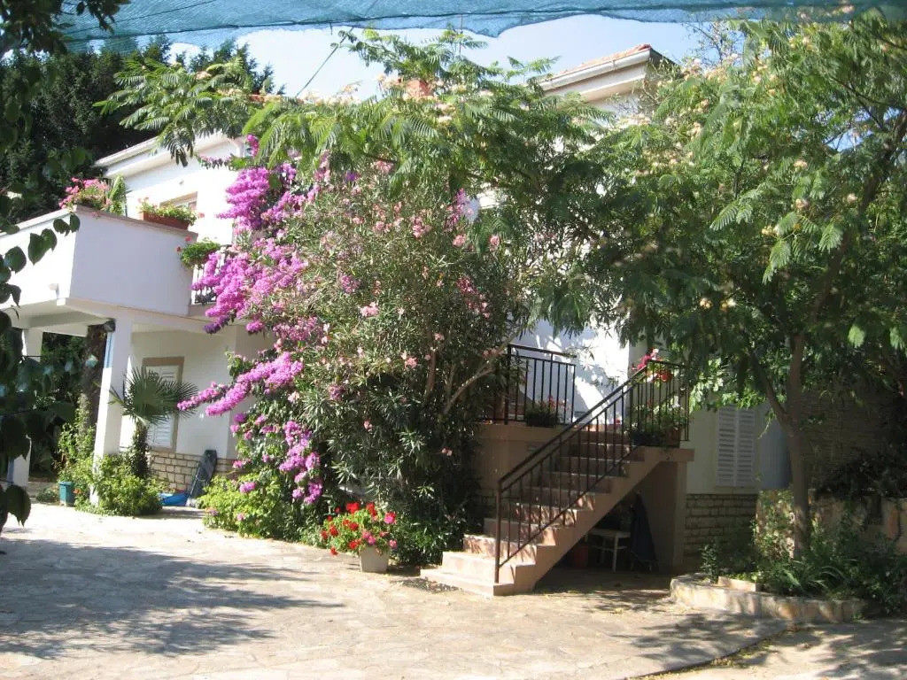 Apartments Majica