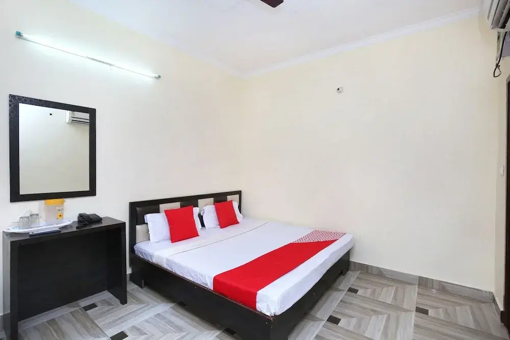 Rr Residency By OYO Rooms