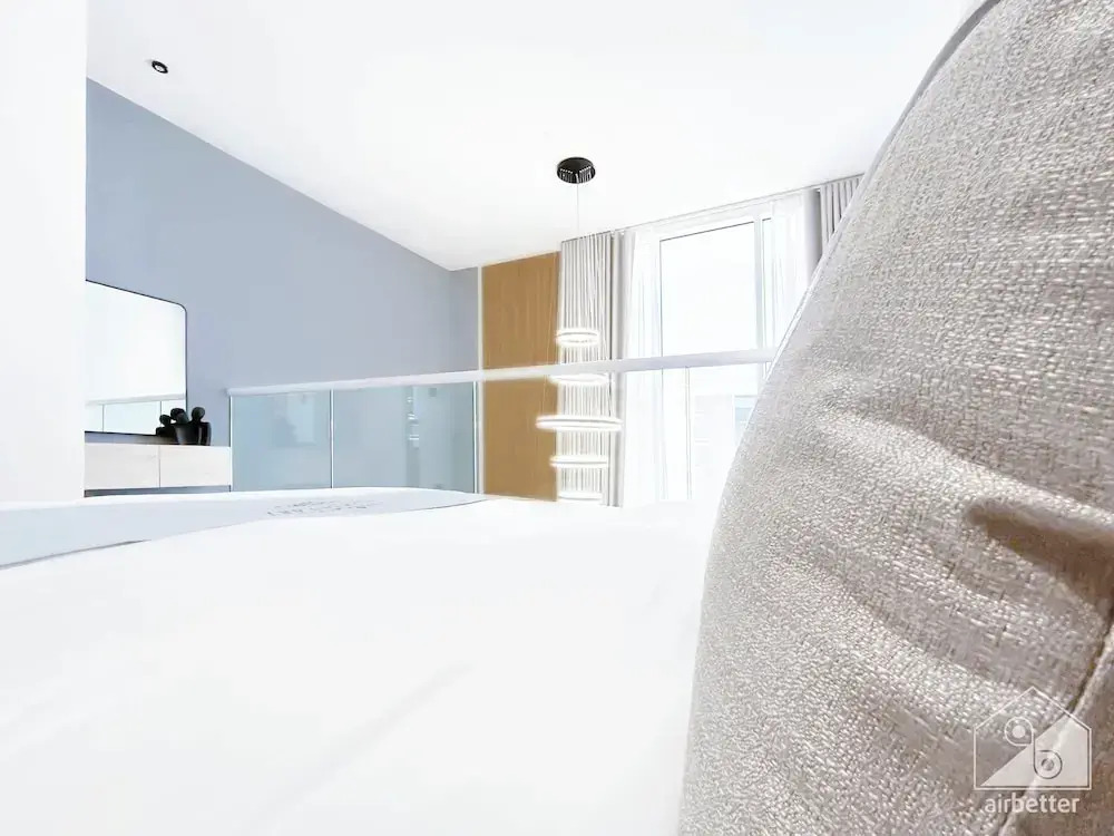 Luxury 1-br Villa in Rukan: Dubai Skyline Views!