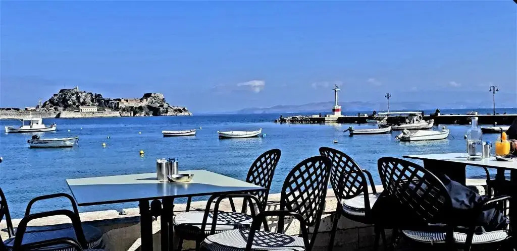 AAY- Best Corfu Town & Sea Apart 2bedroom Renovated + lift / Comfy&Design+WiFi