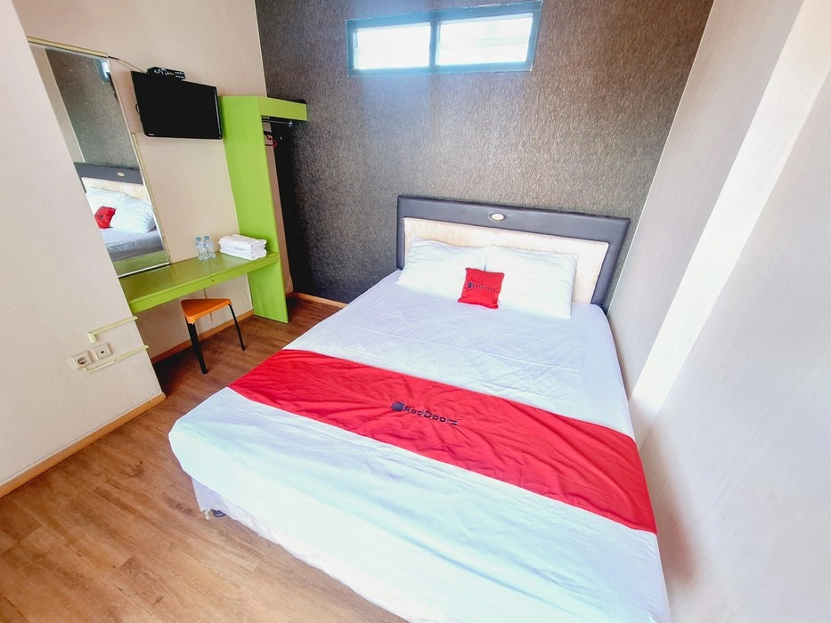 RedDoorz Syariah near Lippo Plaza Batu