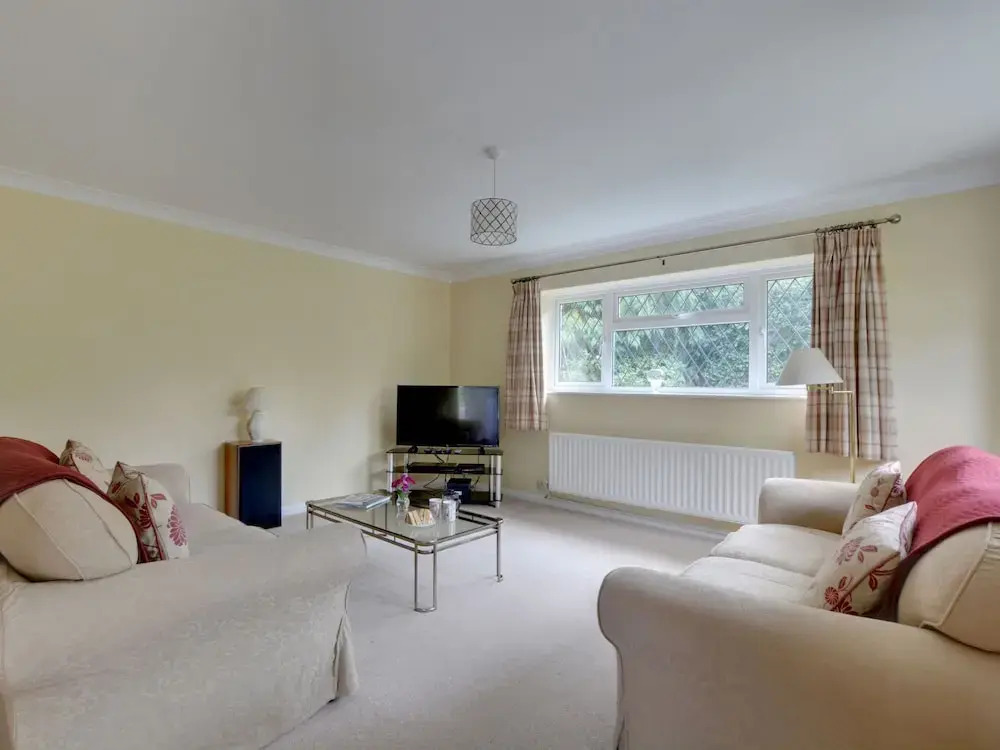 Romantic 1-bedroom Holiday Home in Goudhurst With Garden