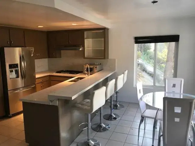 4 bedroom and 3 bath home close to universal studio and Hollywood