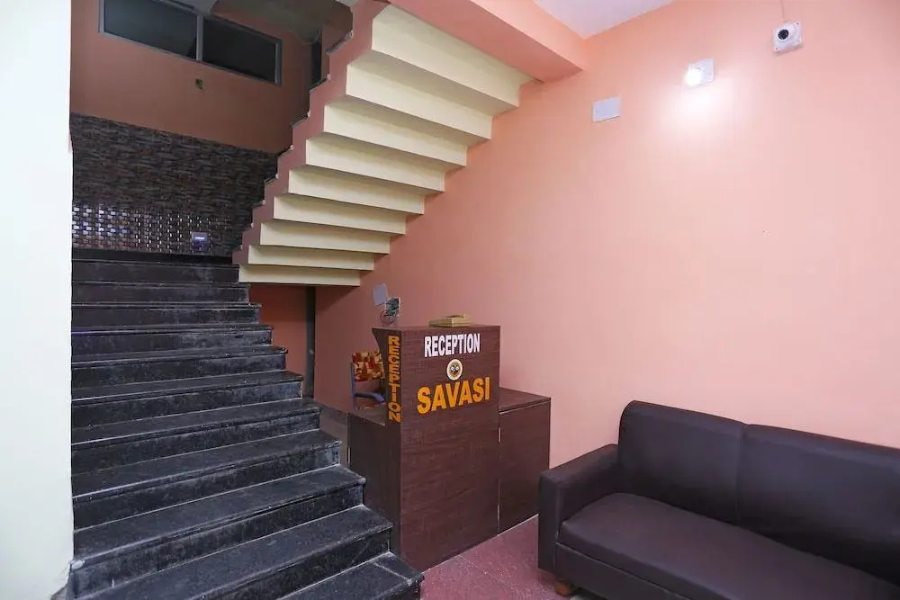 OYO 27734 Hotel Savasi