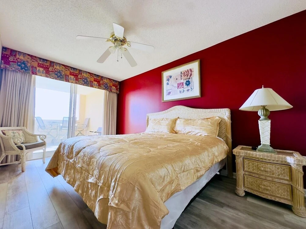 Barefoot Resort N Tower 601 4 Bedroom Condo by RedAwning