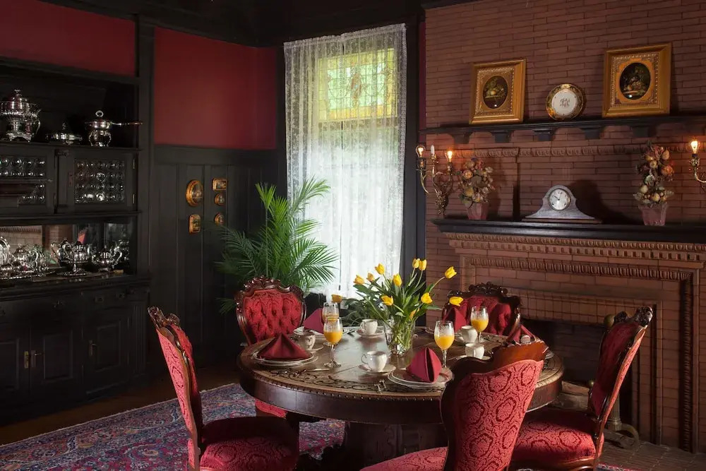 Vrooman Mansion B&B