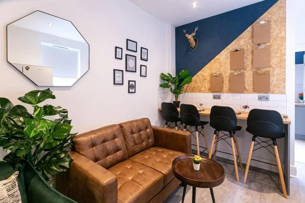 Contractor & Leisure & En-Suite Bathrooms & Free Parking
