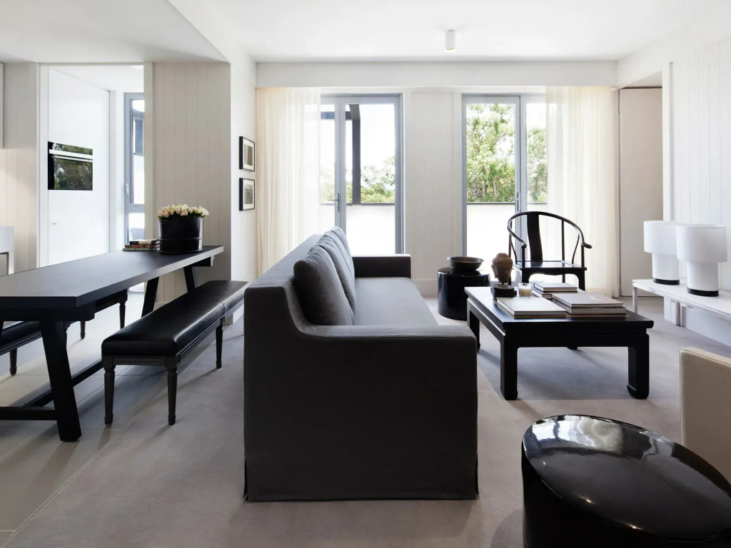 Burbury Hotel & Apartments